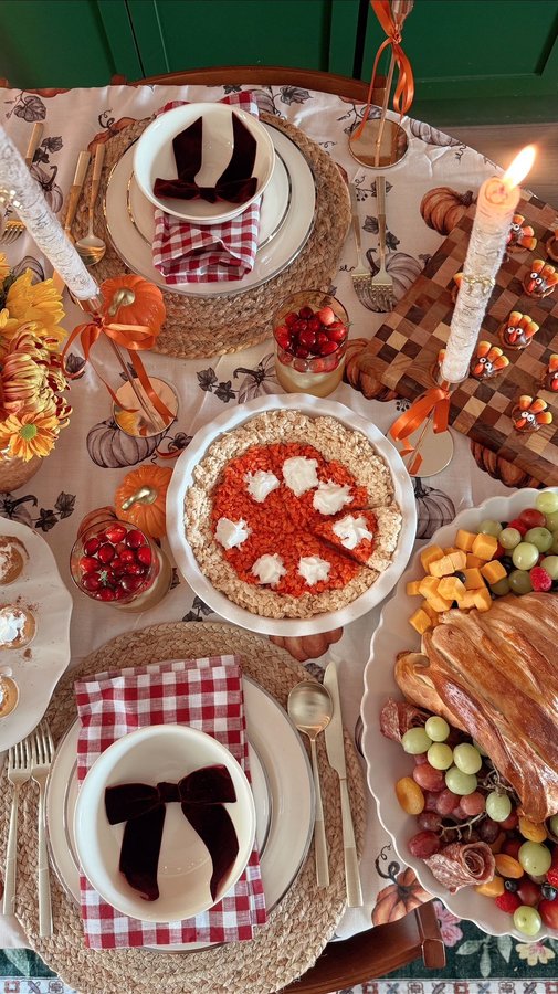 Instagram post by @flashesofstyle for Lenox. Caption reads: 4 easy Thanksgiving dessert ideas to impress your....