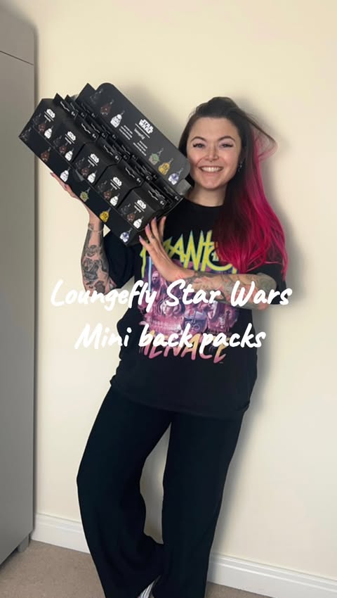 Instagram post by @flamingofruitsalad_ for Get Ready Comics. Caption reads: [...] Wars mini backpack keychains from....