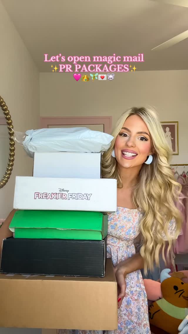 Instagram post by @emilyyyrosess for Kiss. Caption reads: Do you guys like these PR videos?!✨🧚🏻‍♂️📦 Thank....