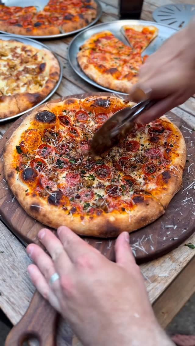 Instagram post by @thebkydpalate for Shipt. Caption reads: Pizza Night #ShiptPartner
•
With the help of....