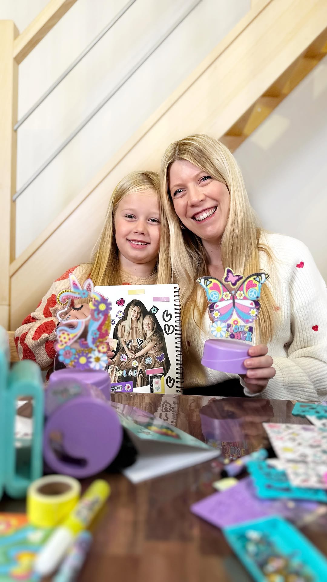 Instagram post by @elo_patisse for CANAL TOYS. Caption reads: Loisirs créatifs avec ma Clara 💓🦄 ✍️et....