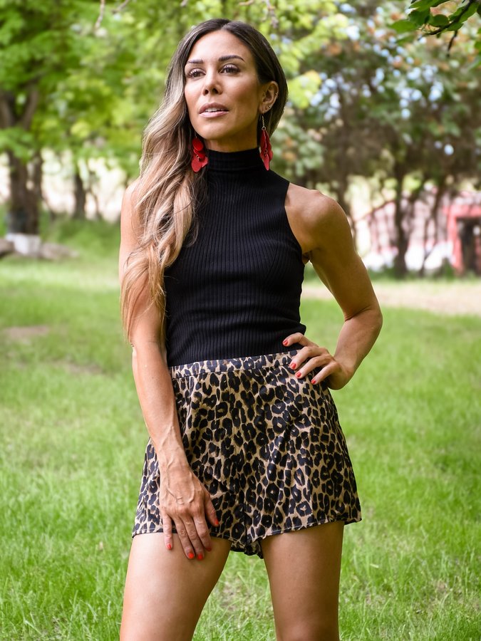 Instagram post by @elle.w.style for Nickel & Suede. Caption reads: I found the perfect earrings for every outfit you....