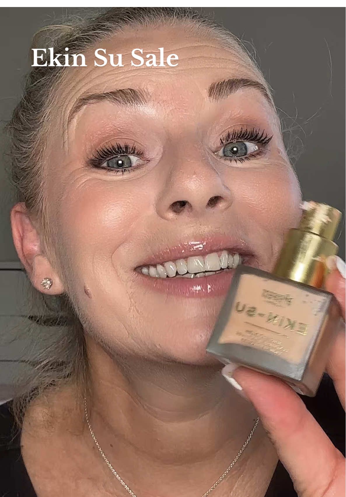 TikTok post by @sososoglamorous for BPerfect Cosmetics. Caption reads: [...] #ekinsuradiantglow #glowymakeup....