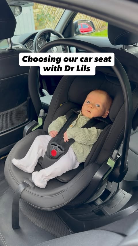 Instagram post by @doctor.lils for Thule. Caption reads: [...] seat base and Maple car seat base from....