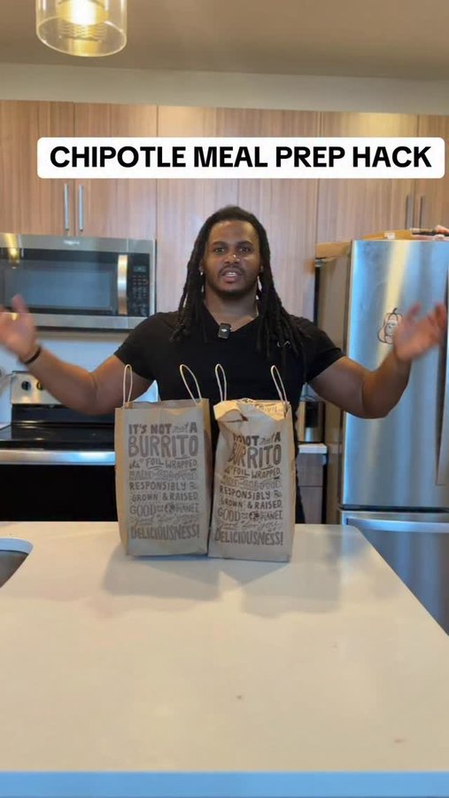 Instagram post by @_jaqualinfitness_ for Chipotle. Caption reads: Chipotle meal prep hack let’s go 💪🏾✅ #chiptole....