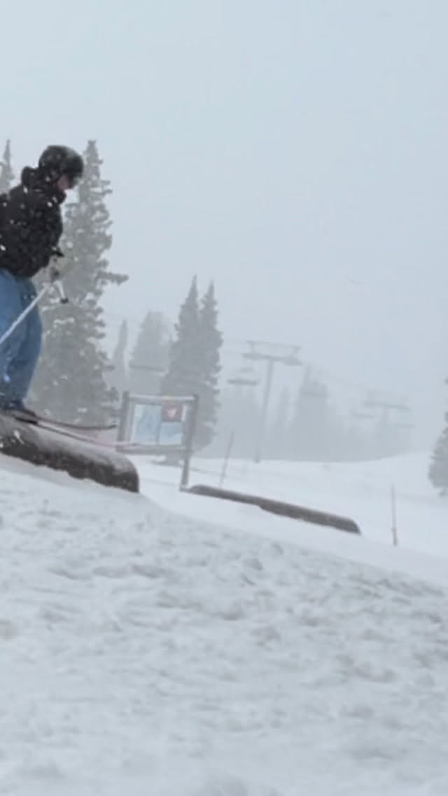 Instagram post by @oliver_shredz12 for Gilson Snow. Caption reads: New twigs! @gilsonskis 🙏
-
#parkskiing #skiing....