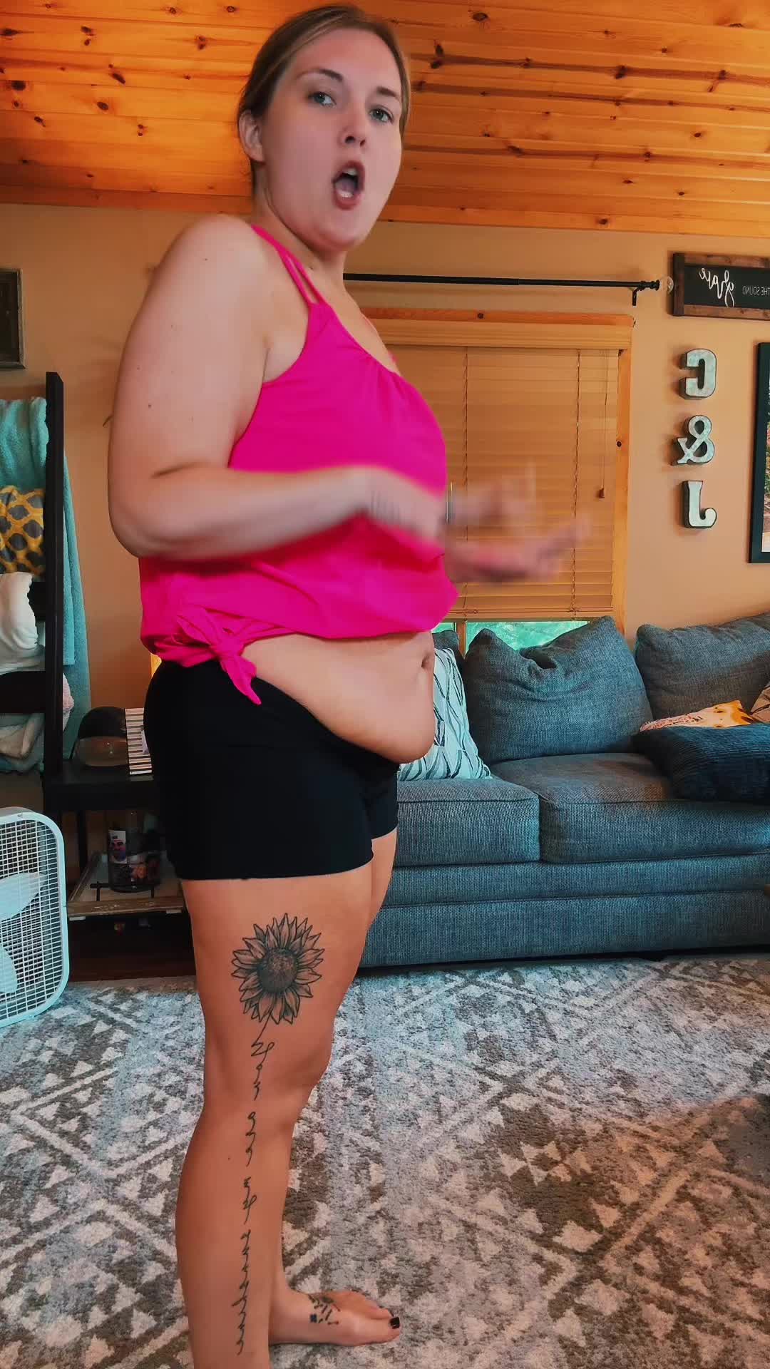 TikTok post by @jos__96 for Holipick Swimsuits. Caption reads: [...] 200lbs. True to size. #swimsuit @Holipick....