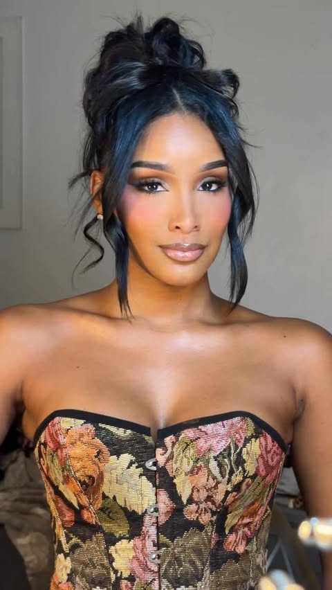 Instagram post by @vickylauren for CÉCRED. Caption reads: My favorite summer updo all products by @cecred ✨....