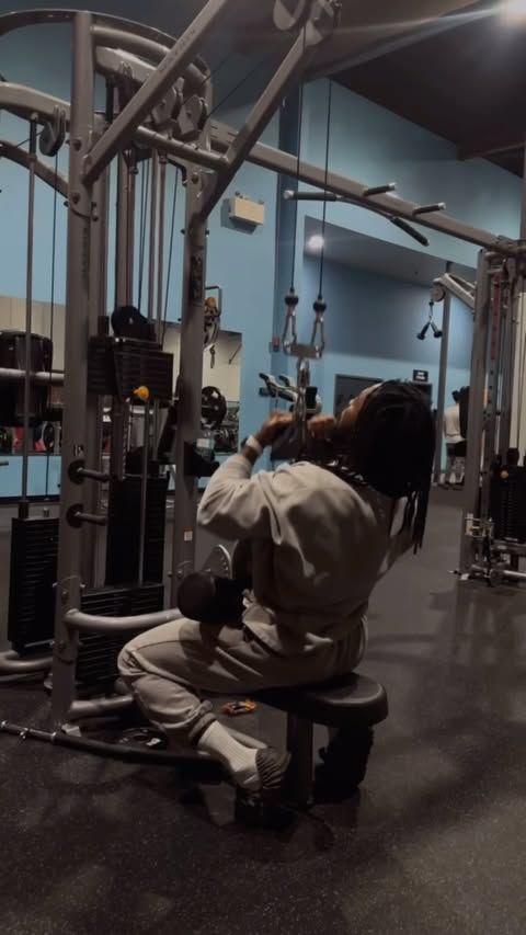 Instagram post by @shreddedpapaya for ENHANCED Labs. Caption reads: Big backs only 😮‍💨 . . @enhancedlabs.official....