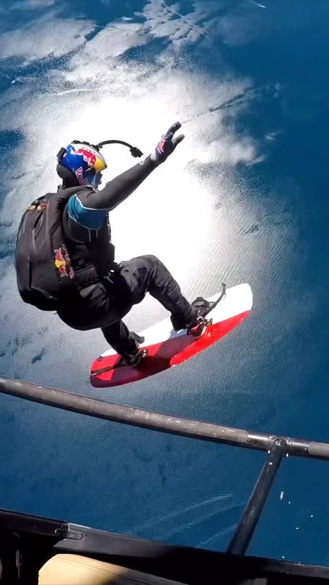 Instagram post by @seanmaccormac for Red Bull. Caption reads: [...] King day Wild Ones!
Rise n Shine 😉🤘....