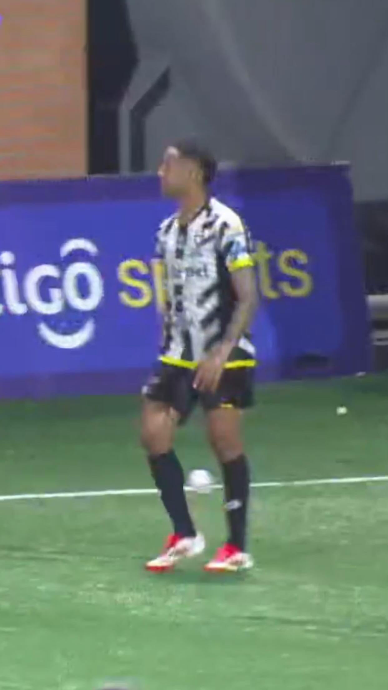 Instagram post by @lpfpa for INDRIVE. Caption reads: ¡GOLAZAZAZOOOOOOO!

Gabriel Torres con un golazo....
