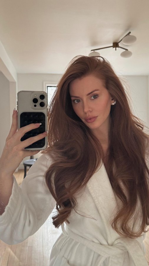 Instagram post by @sayjayjohnson for Virtue Labs. Caption reads: The sound of healthy hair @virtuelabs....