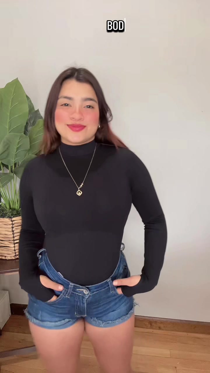 TikTok post by @wendyhernandez1136 for Soo Slick. Caption reads: @Soo Slick. 🥰😌.