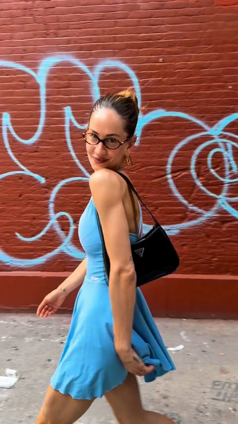 Instagram post by @helenaprestess for FGM04 Cosmetica Professionale. Caption reads: I ❤️ NY #adv @fgm04cosmetica.
