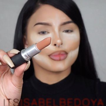 Instagram post by @itsisabelbedoya for Wander Beauty. Caption reads: My go to look and by far one of my favs I think....