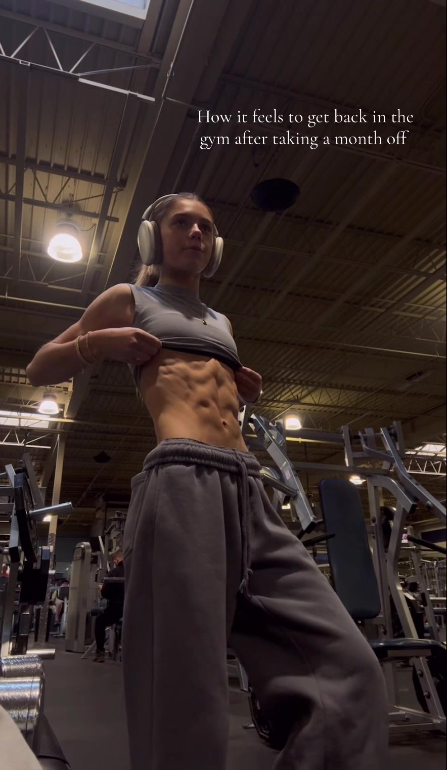 TikTok post by @bullybean2.0 for DFYNE. Caption reads: Wearing the CUTEST set from @DFYNE #gym #dfyne....