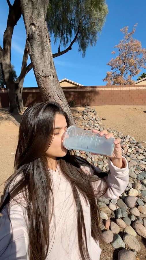 Instagram post by @_lezz_lee for Boobie Superfoods. Caption reads: I swear by @boobiesuperfoods products!! One of my....