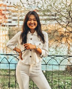 Instagram post by @delulualbi for Rosefield. Caption reads: I try not to laugh at my own jokes, but we all....