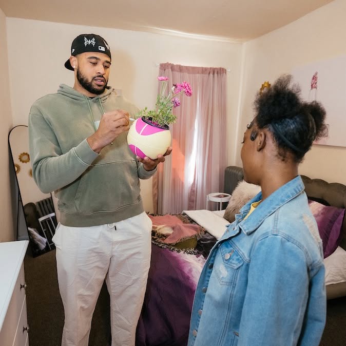 Instagram post by @bullscommunity for Wayfair. Caption reads: There is no place like home 🏠❤️

Monique is a....