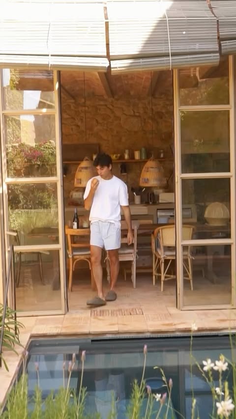 Instagram post by @vittoriociu for Birkenstock. Caption reads: [...] most versatile shoe ever 🫱🏼‍🫲🏽....