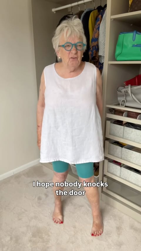 Instagram post by @vivthecarer for Snag. Caption reads: [...] decided that I’m just going to wear my....