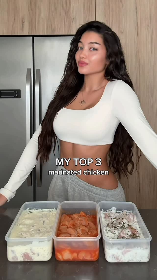 Instagram post by @coralie_vdb_ for Women's Best. Caption reads: top 3 marinated chicken 🤍

wear @womensbest dc :....