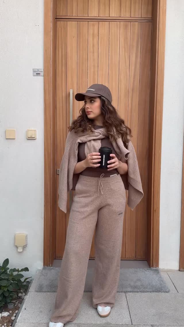 Instagram post by @kudy_alabdullah for The Giving Movement. Caption reads: Big sale 🔥 discount code: Kudy....