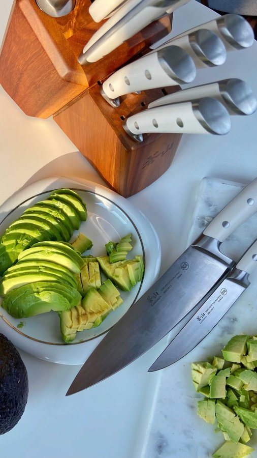 Instagram post by @eat.fit_repeat for Cangshan Cutlery. Caption reads: [...] 2. Sharp knife🔪
I am in love with....