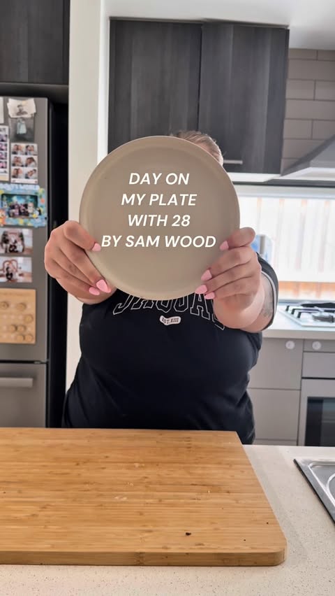 Instagram post by @lilyybowater for 28 by Sam Wood. Caption reads: A Day On My Plate with @28bysamwood as a busy mum....
