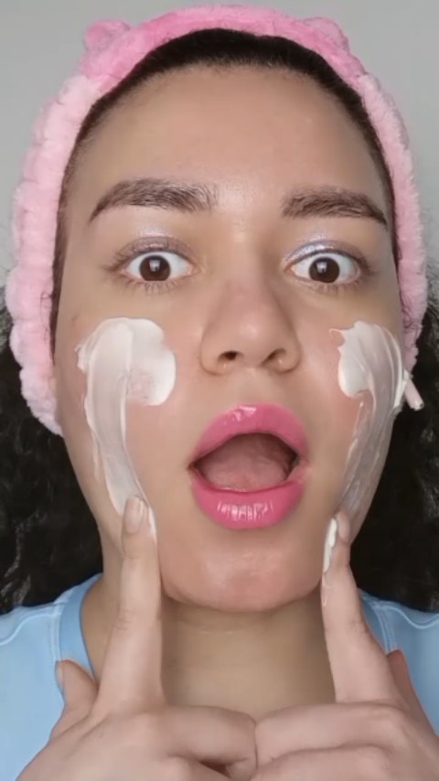 Instagram post by @hannah_bosm for mixsoon. Caption reads: Bean Cream é o hidratante ideal para uso diário e,....