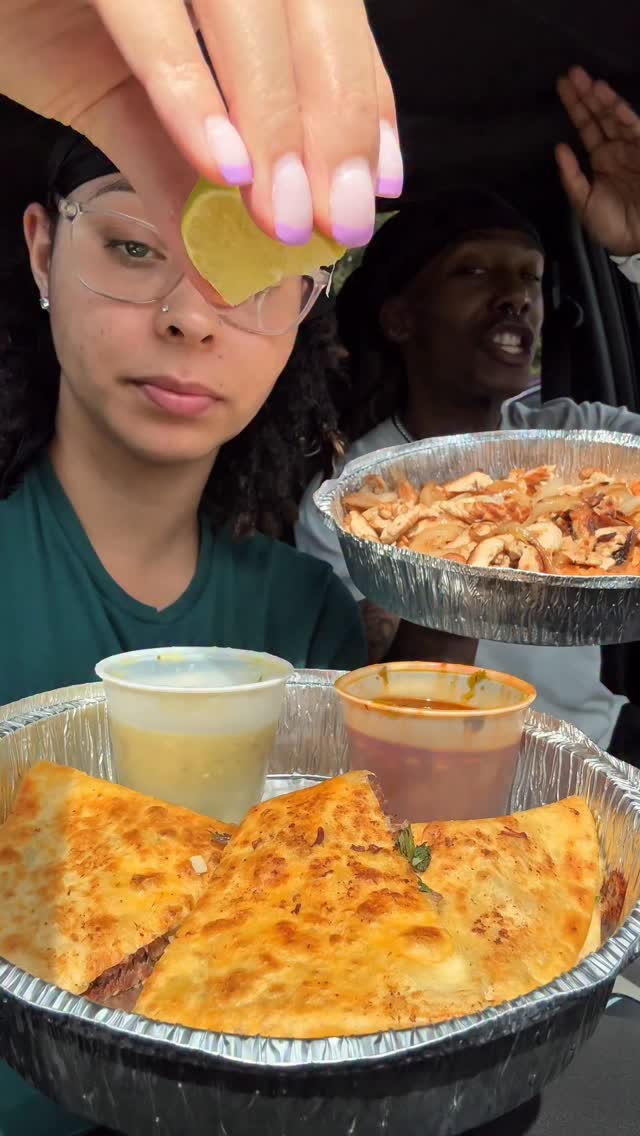 Instagram post by @jaskamreviews for Shark Home. Caption reads: No more stressing over spills & stains with the....