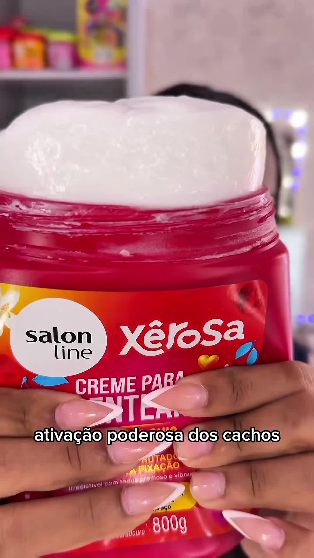 TikTok post by @penteados.1.1 for Salon Line. Caption reads: #RotinaDeXêrosa @salonlinebrasil Penteados @Gessi....