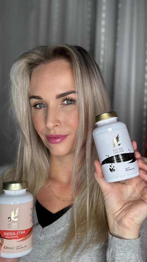 Instagram post by @veruska_93 for Carnium Botanicals Česko. Caption reads: @carniumbotanicals_cz a můj slevový kód....