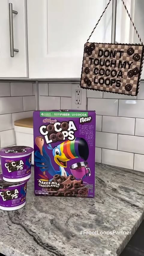 Instagram post by @whatsthestitchndlpt for Froot Loops. Caption reads: [...] Here’s how to enter: 1️⃣ Follow @frootloops....