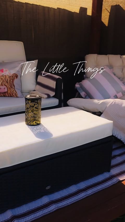 Instagram post by @itsamurraylife for Aosom. Caption reads: [...] - @furniturebox_uk *Rattan sofa set -....
