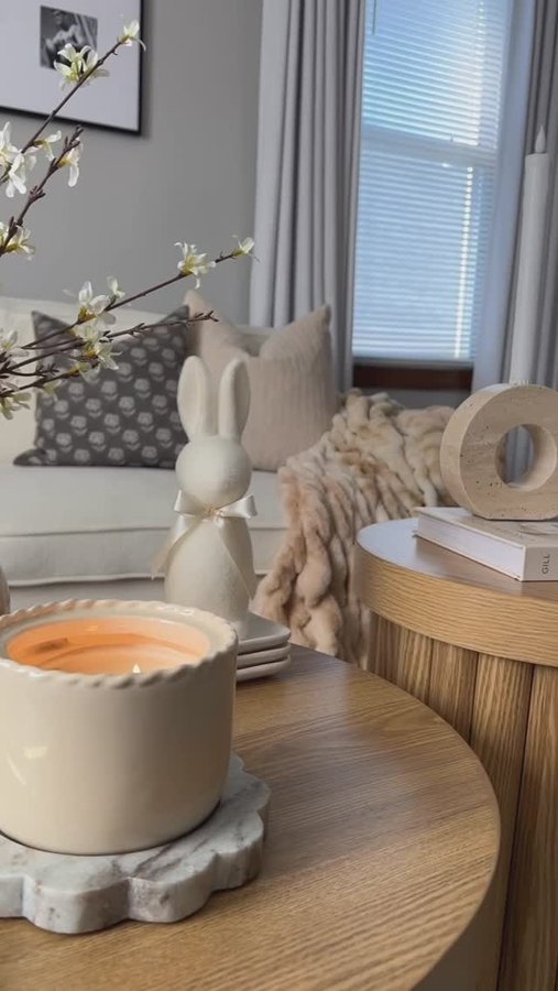 Instagram post by @decor_home_by_xiomy for Battilo Home. Caption reads: Happy Tuesday 

Simple Coffee Table decor....