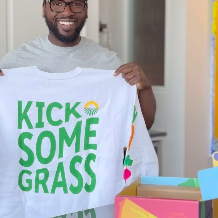 Instagram post by @mlcxxix for Amazing Grass. Caption reads: Unboxing my Amazing Grass influencer box and it’s....