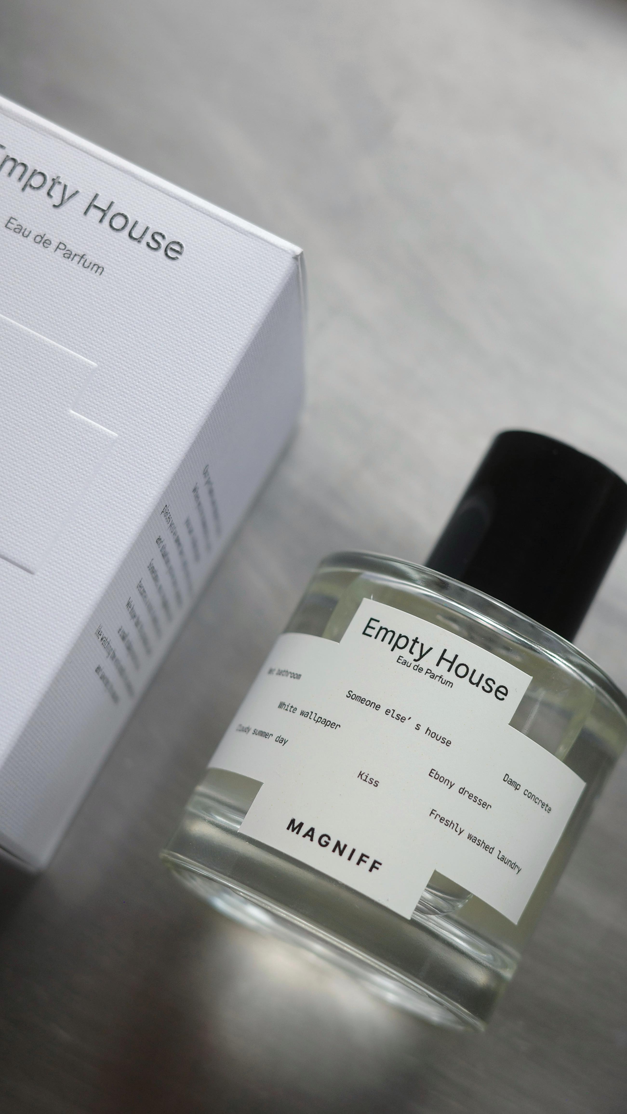 Instagram post by @shunysok for MAGNIFF. Caption reads: @magniff.jp Empty house🫧
 
....