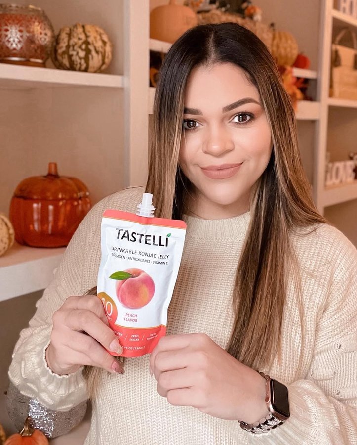 Instagram post by @lluviaoleon for Tastelli. Caption reads: [...] 💕 I partnered with my friends at....