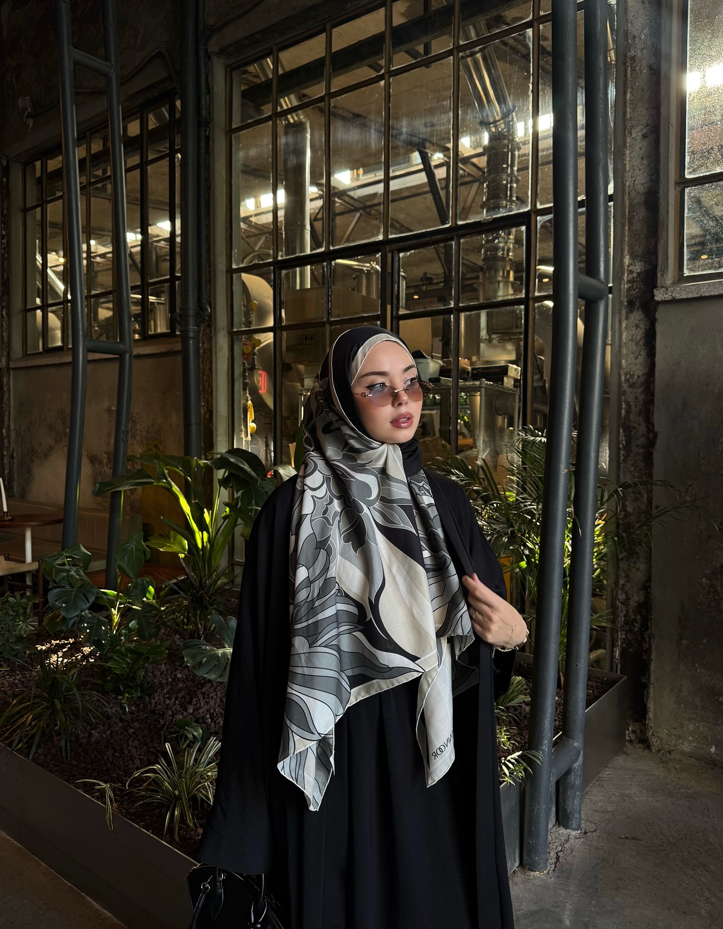 Instagram post by @bewzanur for Imannoor. Caption reads: 🖤✨ @imannoor #newseason #reklam.