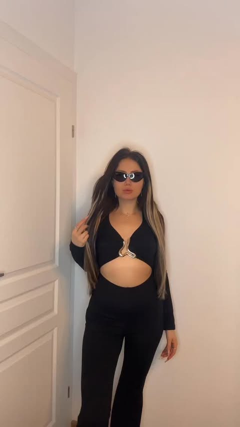 Instagram post by @_daniela_alessandra_official for SHEIN. Caption reads: #publicitate🥳 Download the SHEIN App to check out....