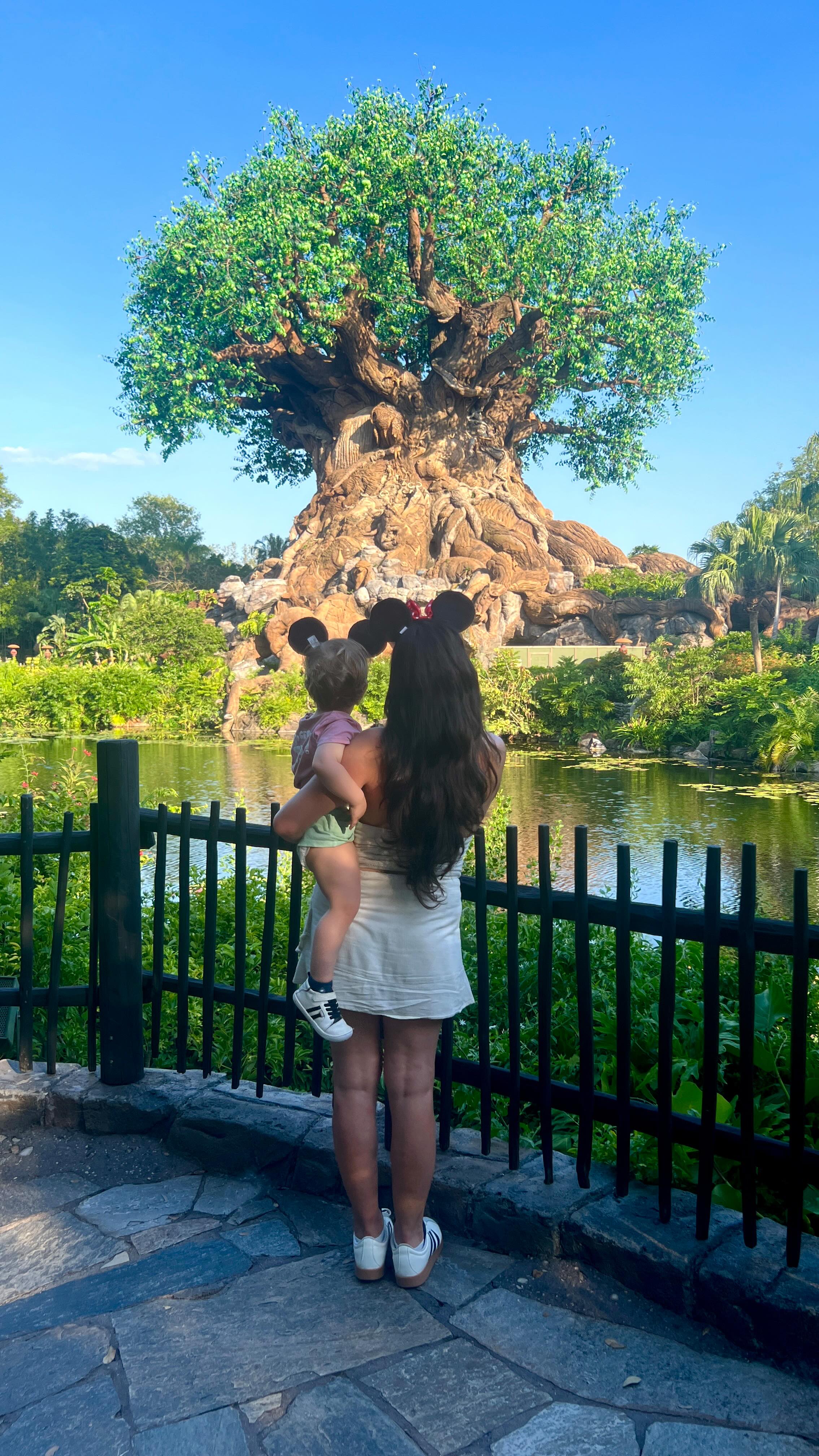 Instagram post by @beluviaja for Disney On Ice. Caption reads: ¿Les gustó el Forky de Noah?🥺❤️
La venta de....