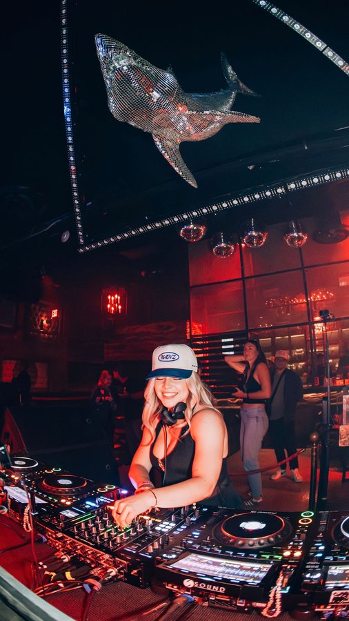 Instagram post by @itshanzhouse for cbdMD. Caption reads: these tracks + @cbdmd.usa herbal oasis social....