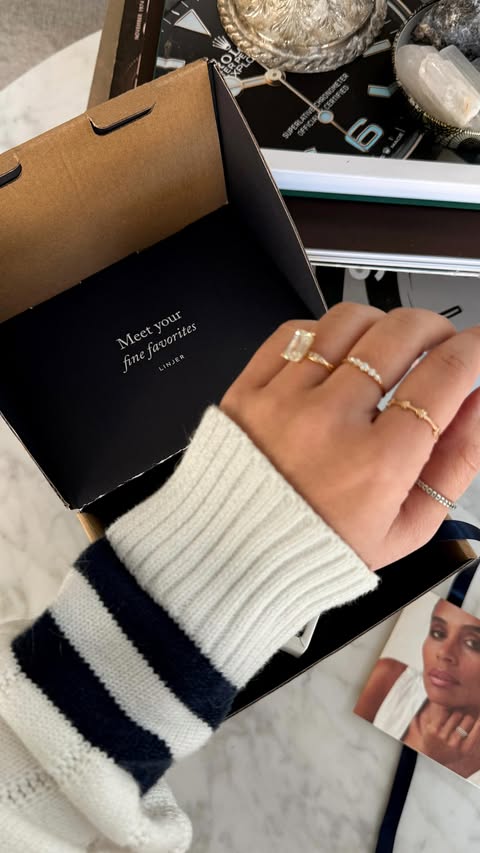 Instagram post by @ilikeamy_ for Linjer Jewelry. Caption reads: How to be mom’s favorite for Mother’s Day 🐈‍⬛💎....