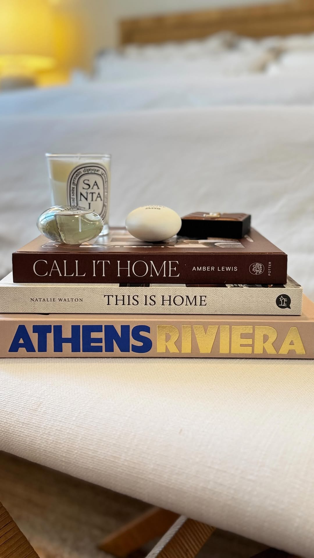 Instagram post by @carolinsuarez_ for Serena & Lily. Caption reads: Who else feels like this is the most annoying task....