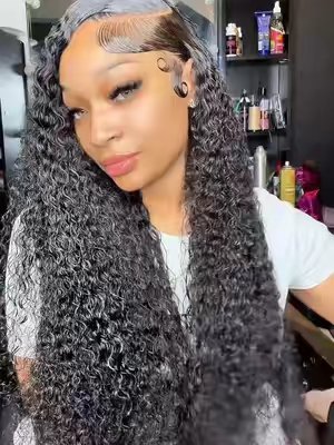 TikTok post by @torrylisettee for Le Beauté. Caption reads: [...] wasn't even the full 4 bundles 😩😩....