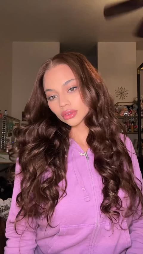 Instagram post by @simplynessa15 for Megalook. Caption reads: [...] PLEASE!!! This wig is from @megalookhair ! (....