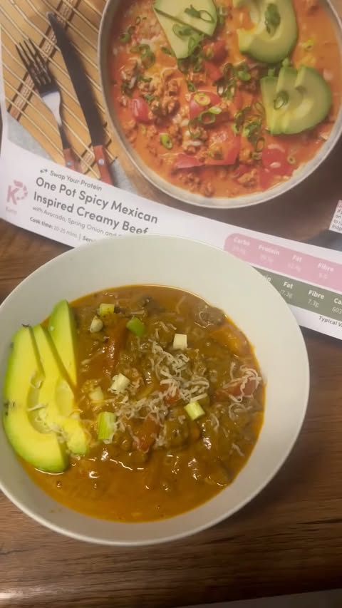 Instagram post by @_asmalltowngirl_ for Green Chef. Caption reads: Flicking through the @greenchef.uk menus for the....