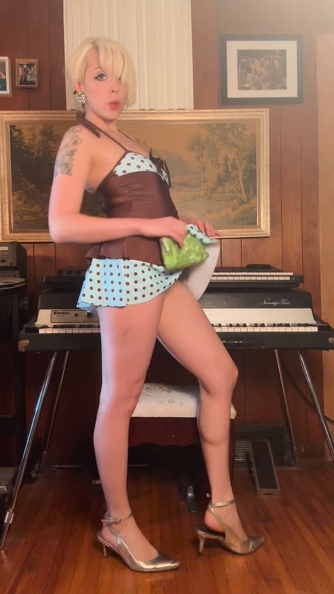 Instagram post by @devyncrimson for Retro Stage. Caption reads: [...] bless my lucky stars cause....