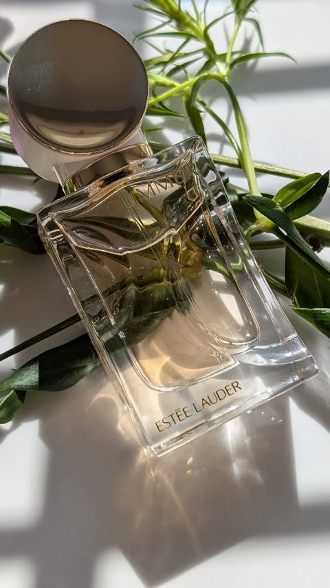 Instagram post by @april.tries.it for TOPBOX. Caption reads: . ✨ Glimmer by Estee Lauder ✨ #gifted by @topbox &....